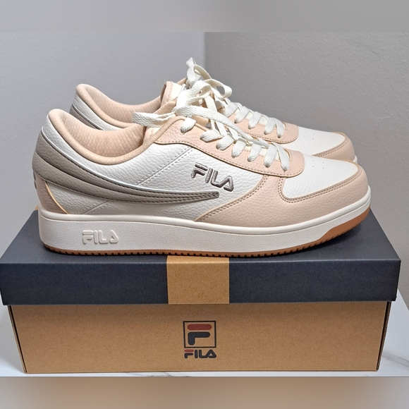 FILA A LOW CASUAL MENS SNEAKERS NWBOX SIZE 10.5 US/ 44 EUR COLOR BLEACHED SAND - Picture 3 of 12